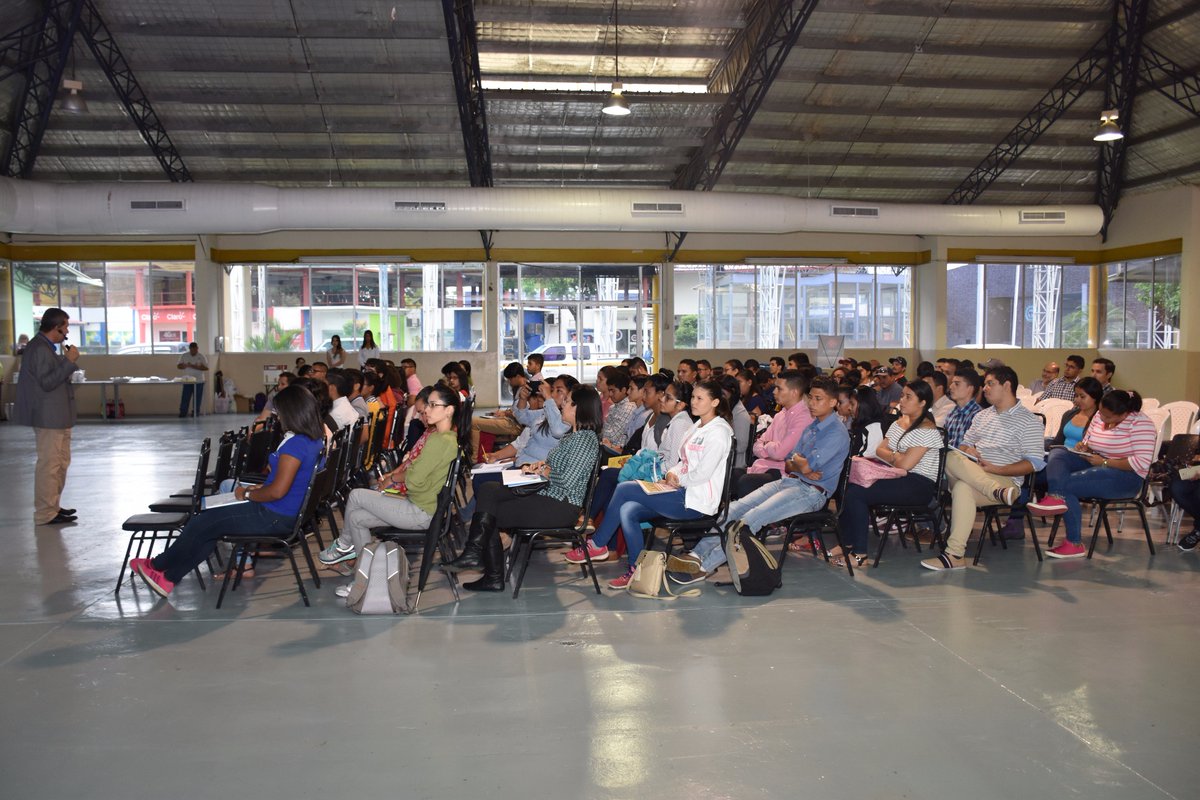 Expo_Chiriqui's tweet photo. En #ExpoChiriqui2017 se está realizando la Conferencia Téc. Manejo de desechos de materiales de la Construcción por el Ing. Abdiel Gaitán https://t.co/as1NvAQ3Np