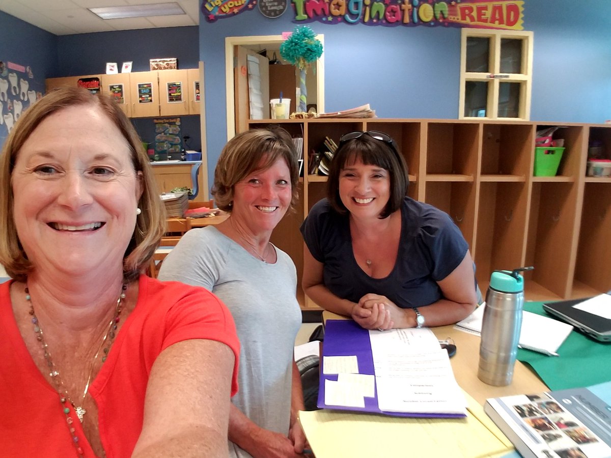 karenmorgan89's tweet image. #NHESSummerselfie
#LeaderinMeSelfie#planningforPDdayFFHS