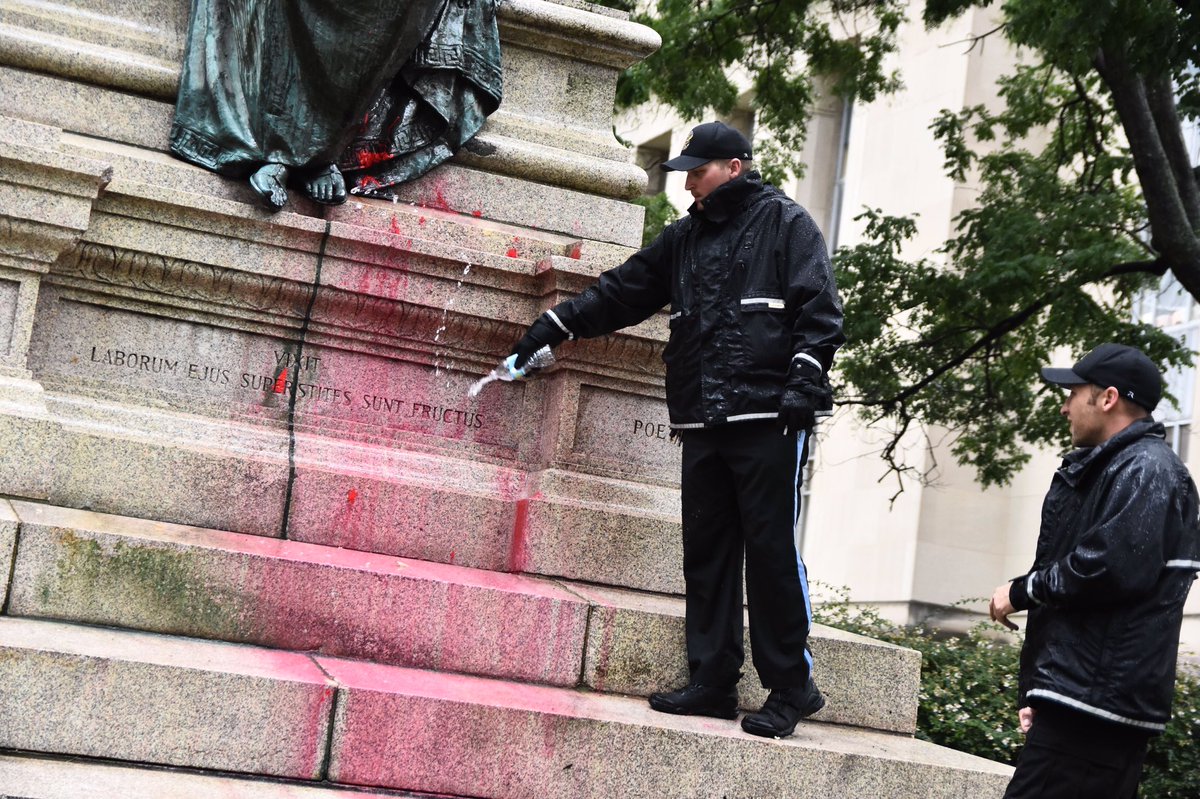 aletweetsnews's tweet photo. Paint thrown at Confederate officer's statue here in DC, during a protest calling for it to be torn down. #Charlottesville https://t.co/NvG5hopPjG