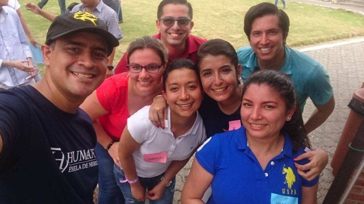 wendysantosN's tweet photo. #bootcampbdp 😊Gente linda https://t.co/3uggofJ0kF