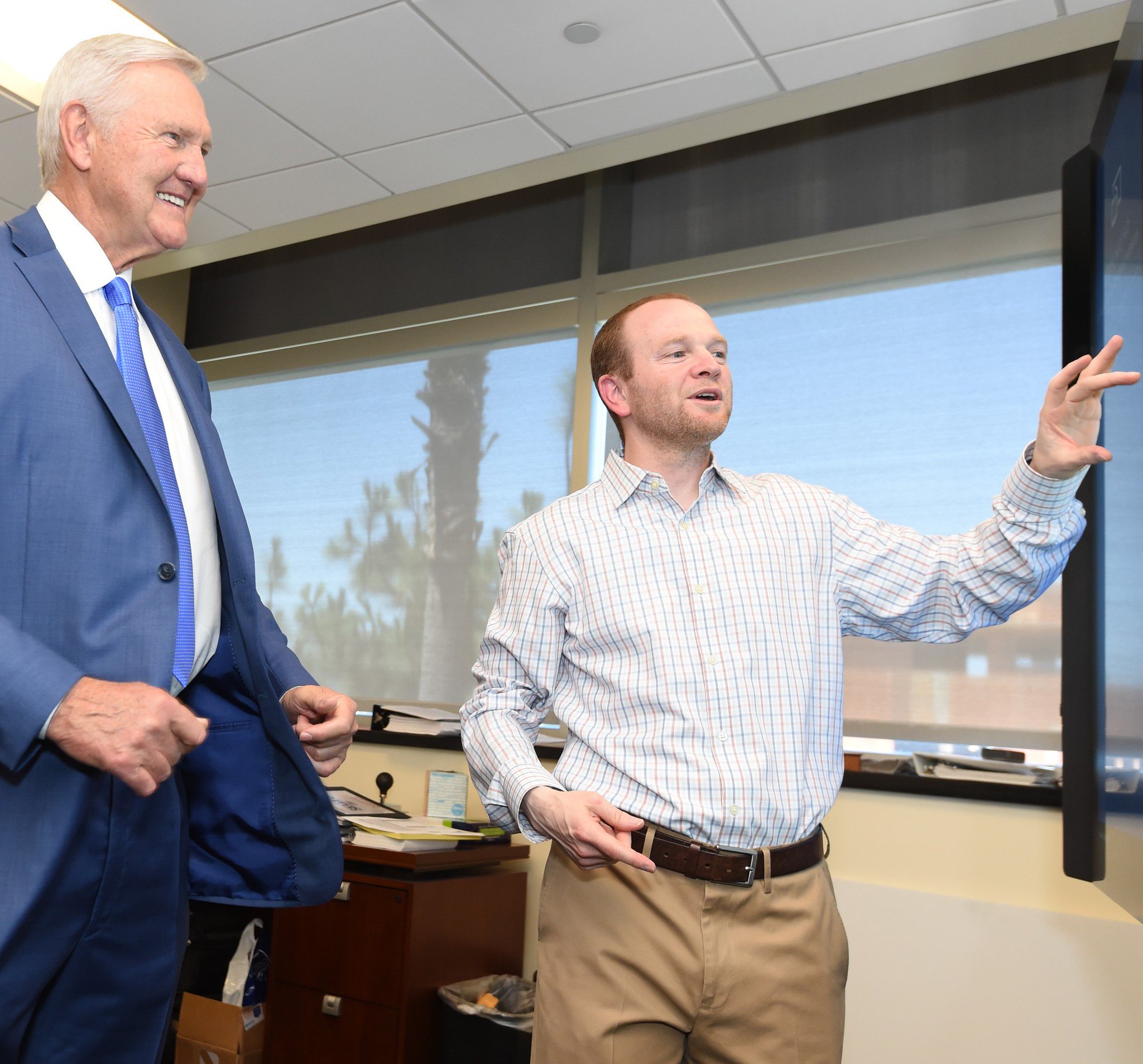 LAClippers: Wishing a very Happy Birthday to Lawrence Frank! 