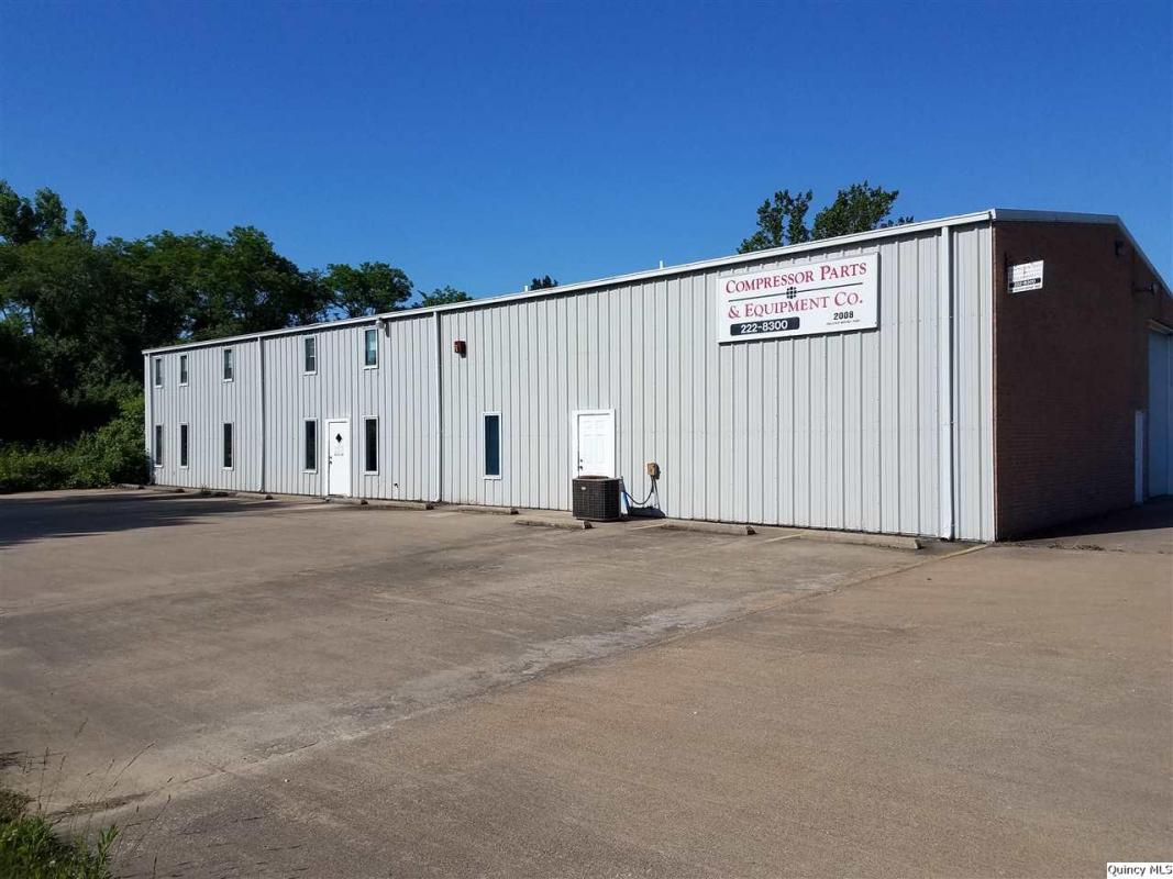 BroughtonTeam1's tweet photo. We are looking for a buyer on 2008 Hollister Whitney Parkway #Quincy #IL  #realestate https://t.co/Xkrb6Ct1Dz https://t.co/xM2gzznxOY