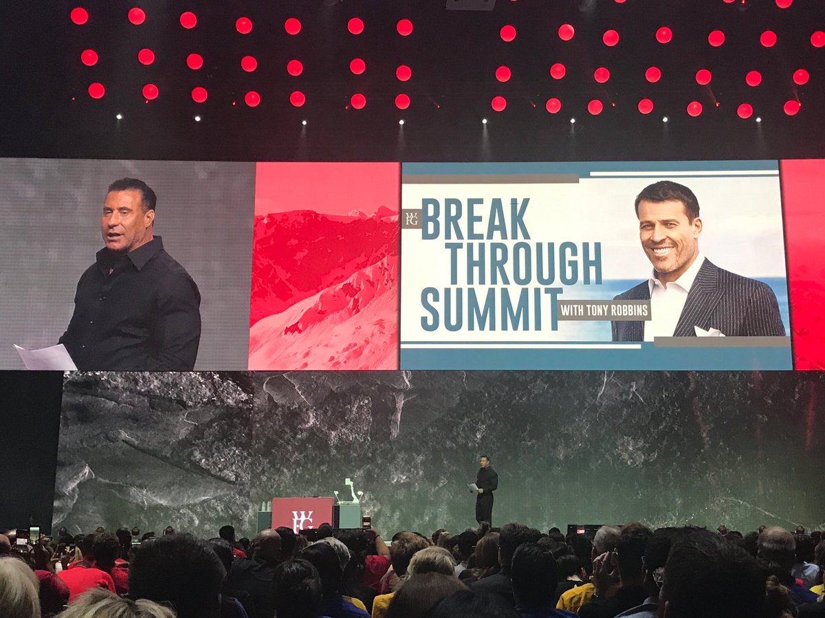 michelledrager7's tweet photo. First @GrantCardone, now the chance to get mentored by @TonyRobbins! Wow! @therealwfg is blowing it up! #WFGBreakthough #wfg #bestconvention https://t.co/ANnw7UnUZl
