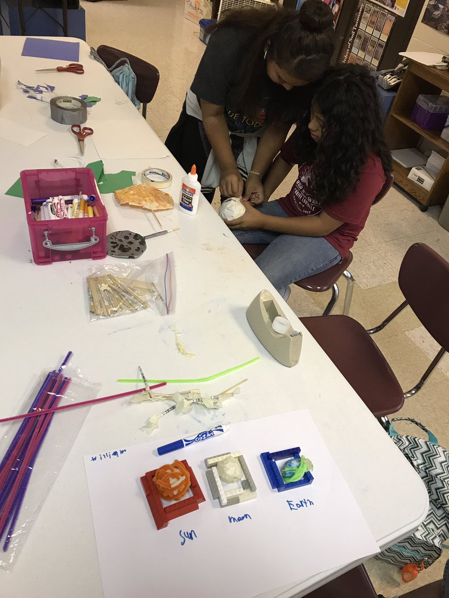 supertracyteach's tweet photo. Students choosing their own creative ways to model a solar eclipse as part of a flipped lesson in STEM class. #nmsrangerpride #kcs_stem https://t.co/pQfkHLatqI