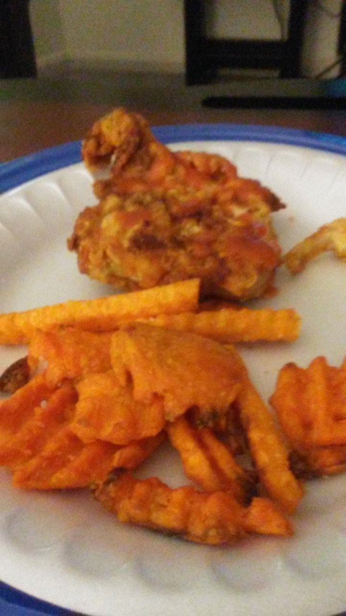 HottieKristin's tweet photo. My have #TurkeyChops & about to watch @FanpageLivepd https://t.co/DRdNwGfkce
