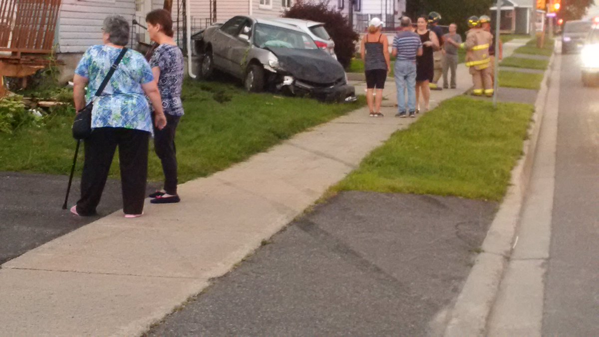 You can see tread marks where the car mounted the sidewalk before striking one porch and landing on another. https://t.co/YufShp1Ivb