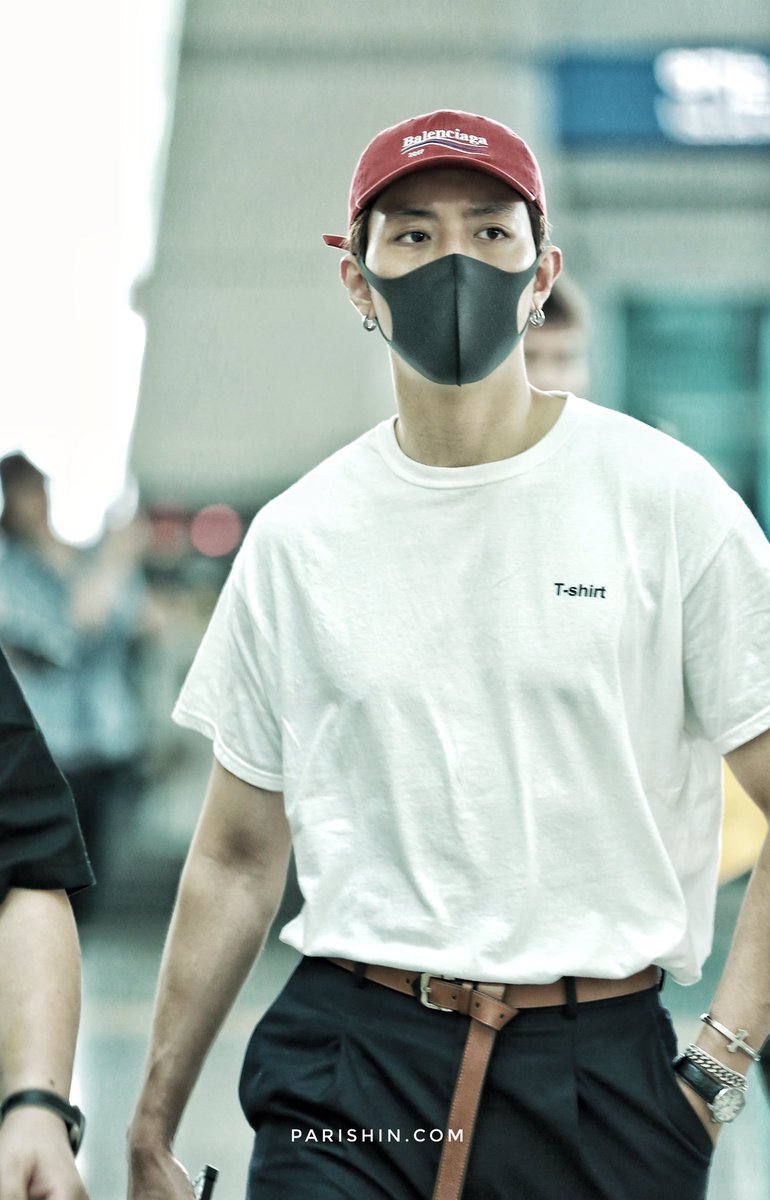 paris0915's tweet photo. 170819 인천공항 출국 #이정신 3 @MentalShin https://t.co/DG0MxfKlNW