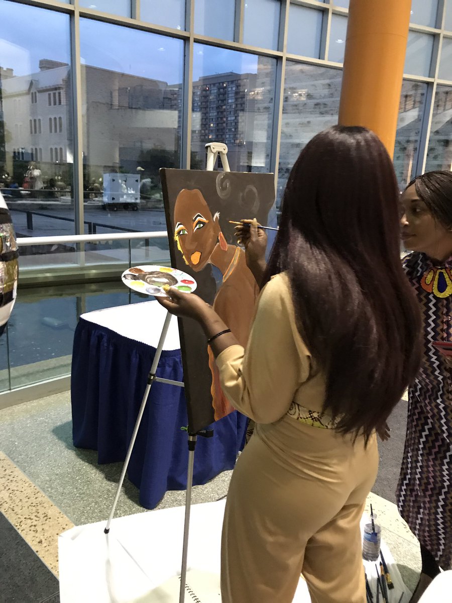 StephaneOCH_LCO's tweet photo. Live painting amazing @Youth_Ottawa @OCH_Foundation https://t.co/bJ2kCt4nkM