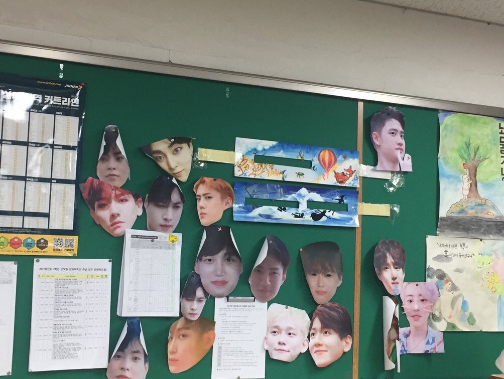 ChanHomeTH's tweet photo. แฟนซื้ออัลบั้มTheWar 20+ชุด เพื่อลุ้นไซน์จากเอ็กโซที่แดกูแต่เธอไม่ได้สิทธิ เพื่อนในห้องของเธอจึงใส่หน้ากากเอ็กโซและจัดงานให้
Cr.dodunchu https://t.co/rsJamOZOfa