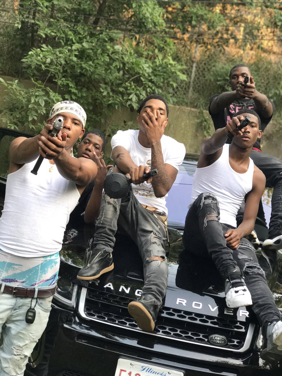 Checkinsack's tweet photo. Me n my dawgs 😈Tryna run into your house 💨we want the bricks n the money you can keep all the pounds ✔️ @sackboystro @BINKY_bandz https://t.co/TWw9S4A6kT