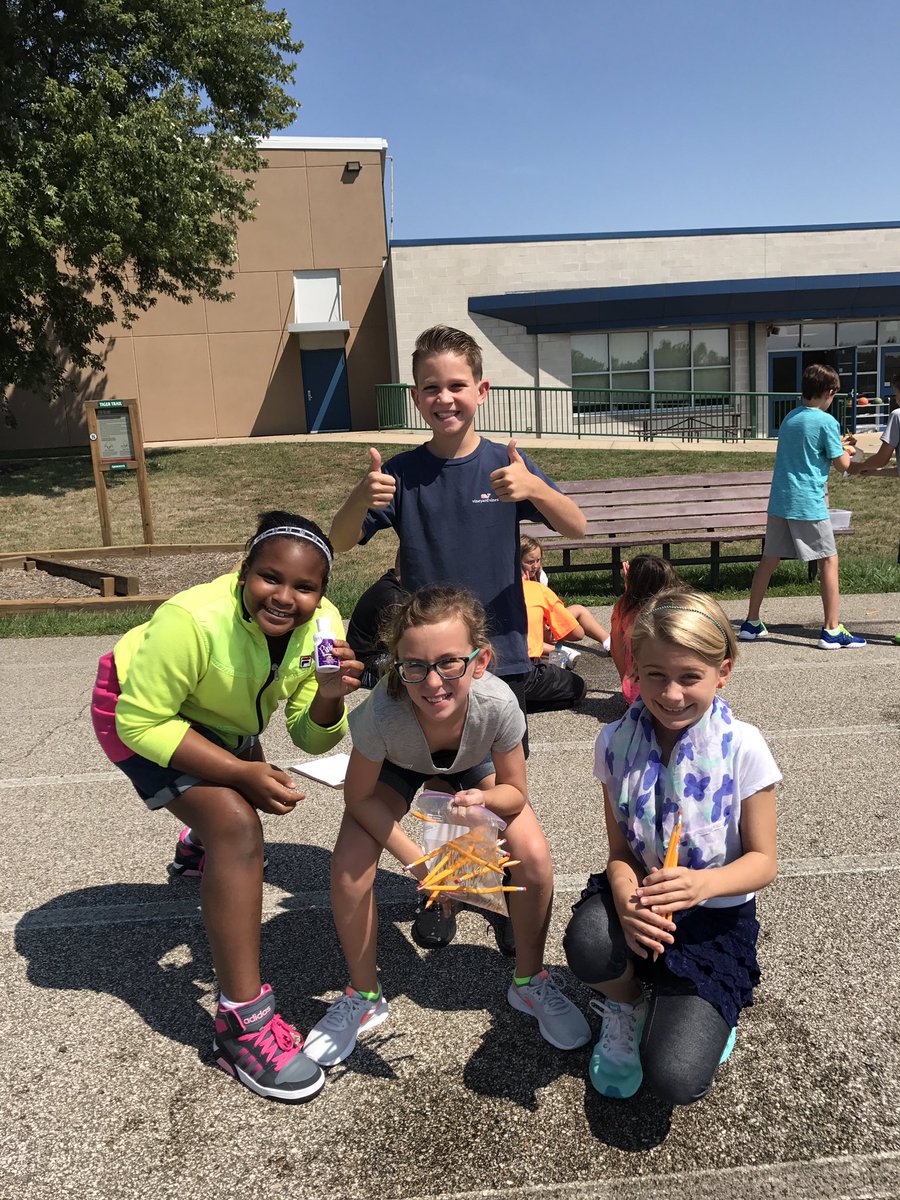 soystersminions's tweet photo. Great way to end the first week of school. @KellisonPrin @lblink81 @5thKellison @KellisonTigers https://t.co/xZZo0KK5Vf