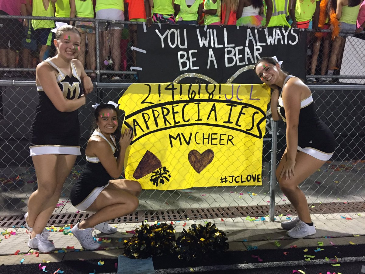 MV_JCL's tweet photo. Some #JCLove tonight at the MVBears host Osborne. @MV_JCL https://t.co/LzxCrd6DEv