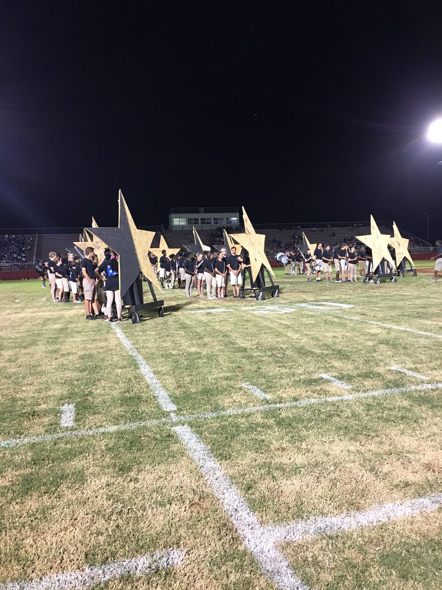 hhspawprints's tweet photo. The Hartsville High School band sets up for their performance #band #hhs #redregime https://t.co/W64vNw1wly