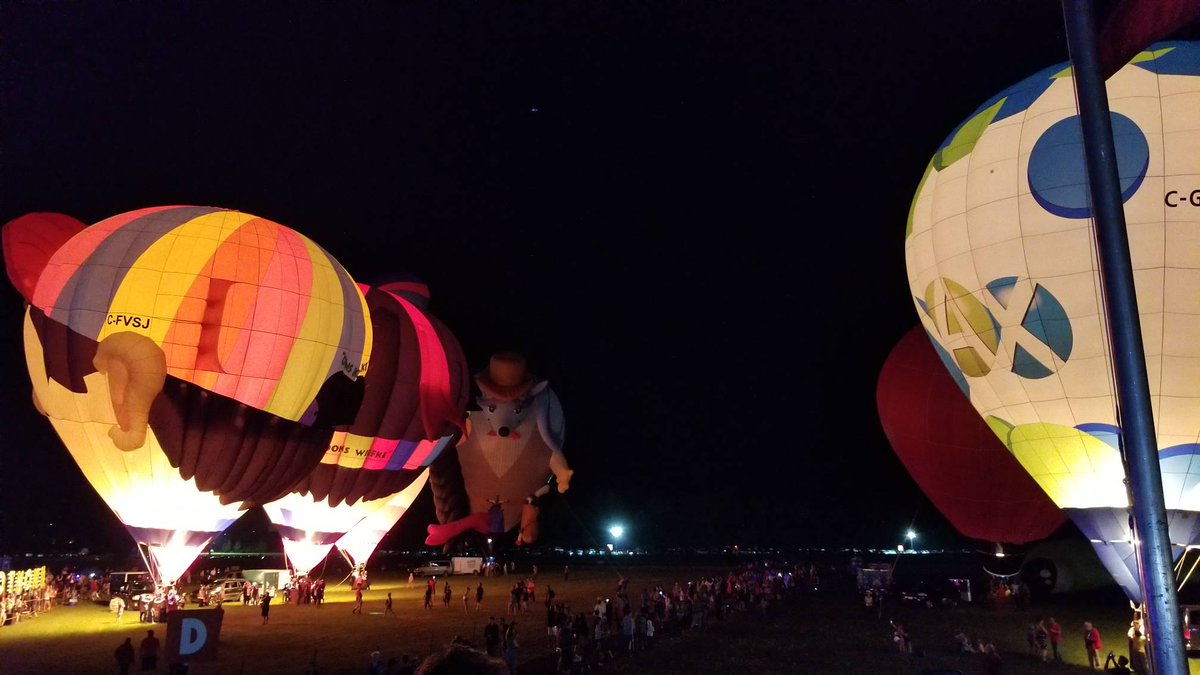 _TVHR's tweet photo. NUIT MAGIQUE CONFIRMÉE #montgolfieres https://t.co/0iyJob0SPj