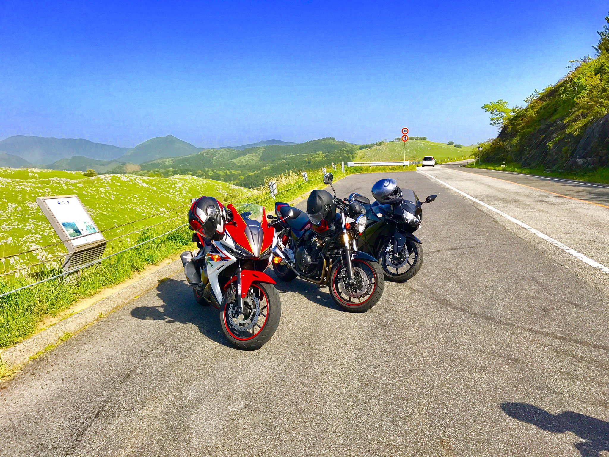 Cb400sf على تويتر バイク垢作りました バイク好きの人と繋がりたいです Honda Cb400sf バイクの日 大学生ライダー バイク好きと繋がりたい バイク乗りと繋がりたい Rtした人全員フォローする T Co Ivlbuvpdnc تويتر