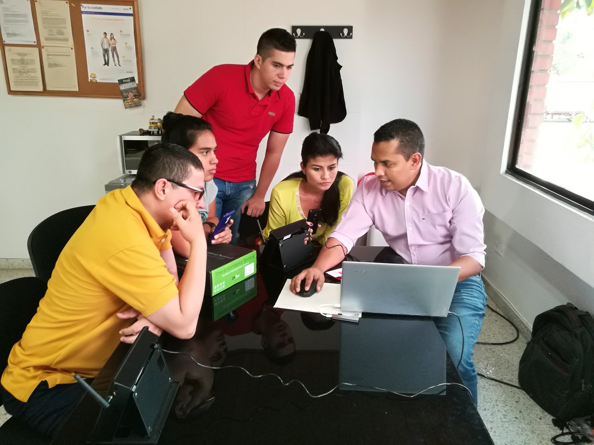 ExpertosySol_IT's tweet photo. Equipo listo para iniciar el enrolamineto de los titulares de derecho del PAE. @AlimenCloud Eficiencia y Transparencia para el PAE https://t.co/fcnXA7ECMs