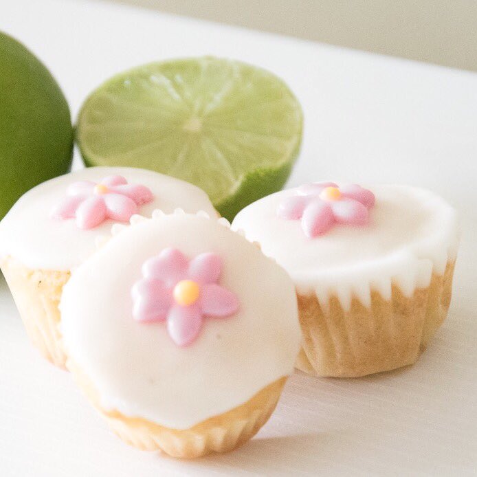 zuccherocaracas's tweet photo. Cupcakes 💕 #cupcakes #limon #ponquecito #turrondedatiles #chocotale #mesadedulce #cupcakes #zugar #zuccherocaracas https://t.co/P2UFW6gQBH