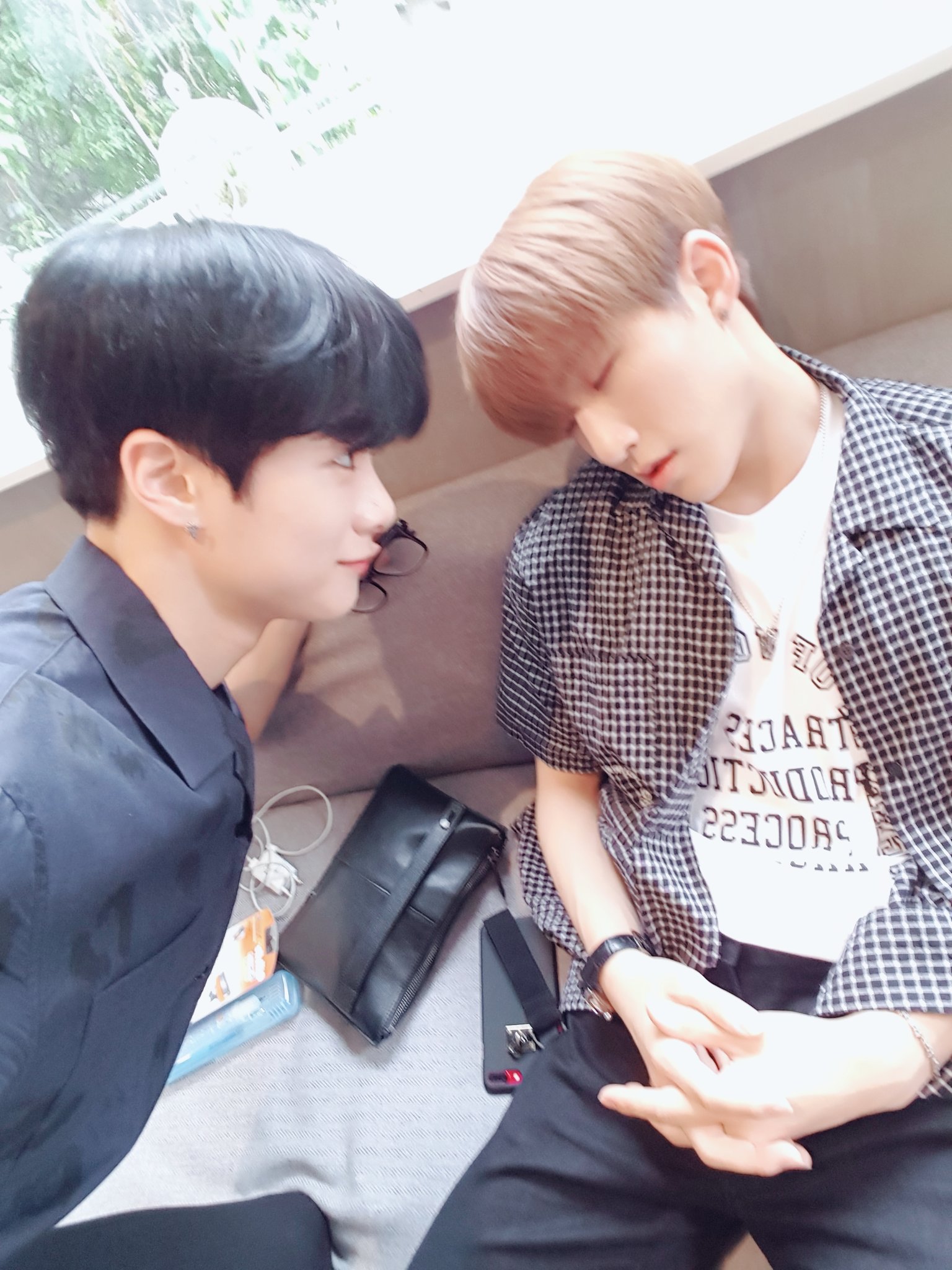 DHjlFTfVYAANnu8.jpg:orig