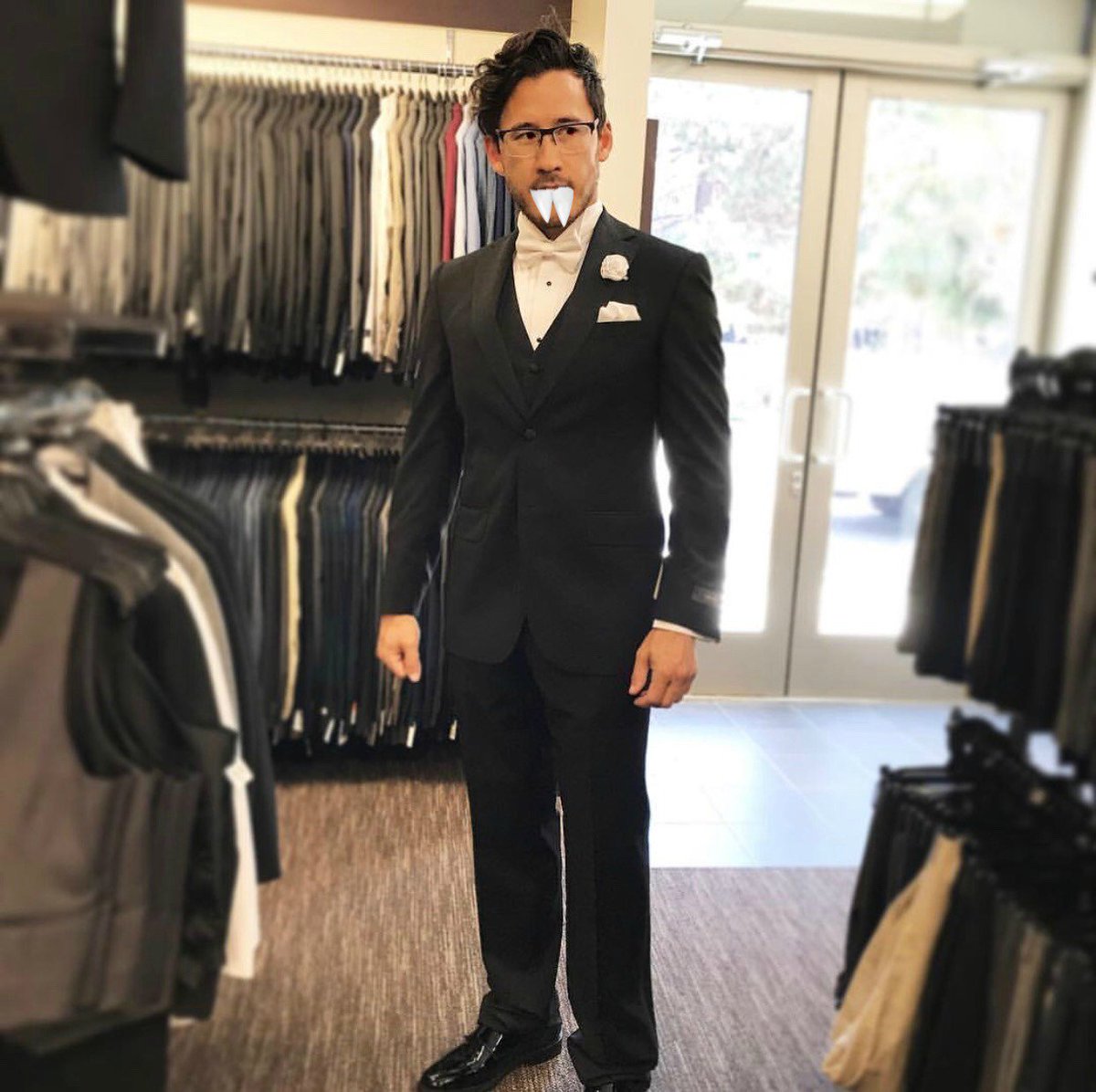 directXmen's tweet image. "So, how do I look?" Vampiplier flashes his fangs at you.
#OpenRP