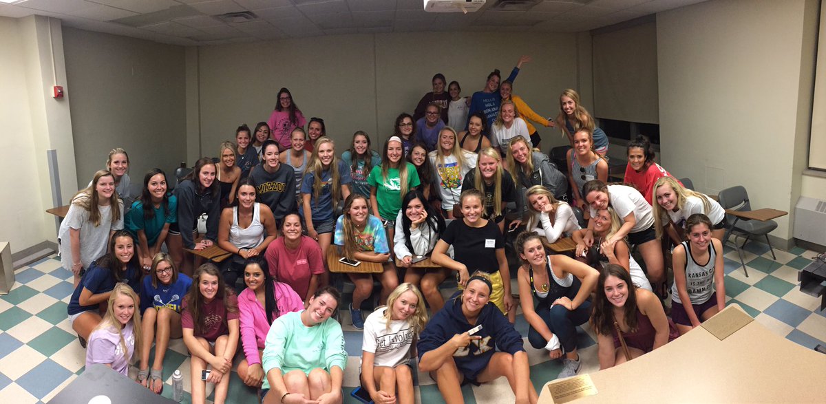 amyhanks97's tweet photo. These girlies make it all #WorthItπ #MIZPHA17 https://t.co/8PMw5oOD0I