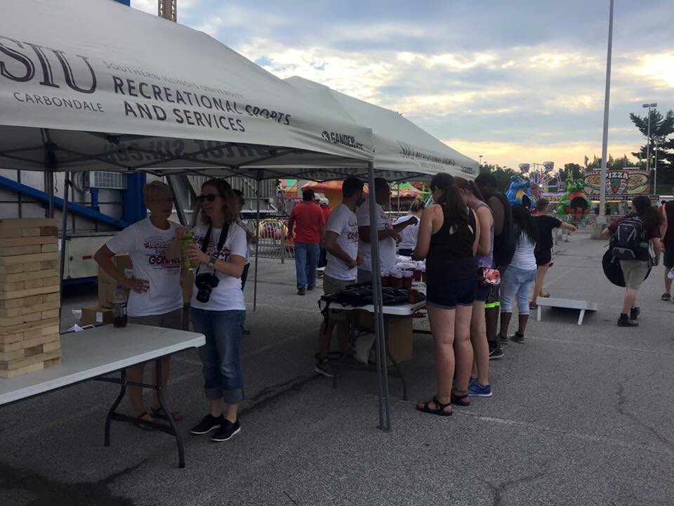 Our 1st day out at the #Crossroads Festival at #SIU w/Ally Foxx! Listen all wknd as we broadcast for #Eclipse17 ! #cilfm #CarbondaleEclipse