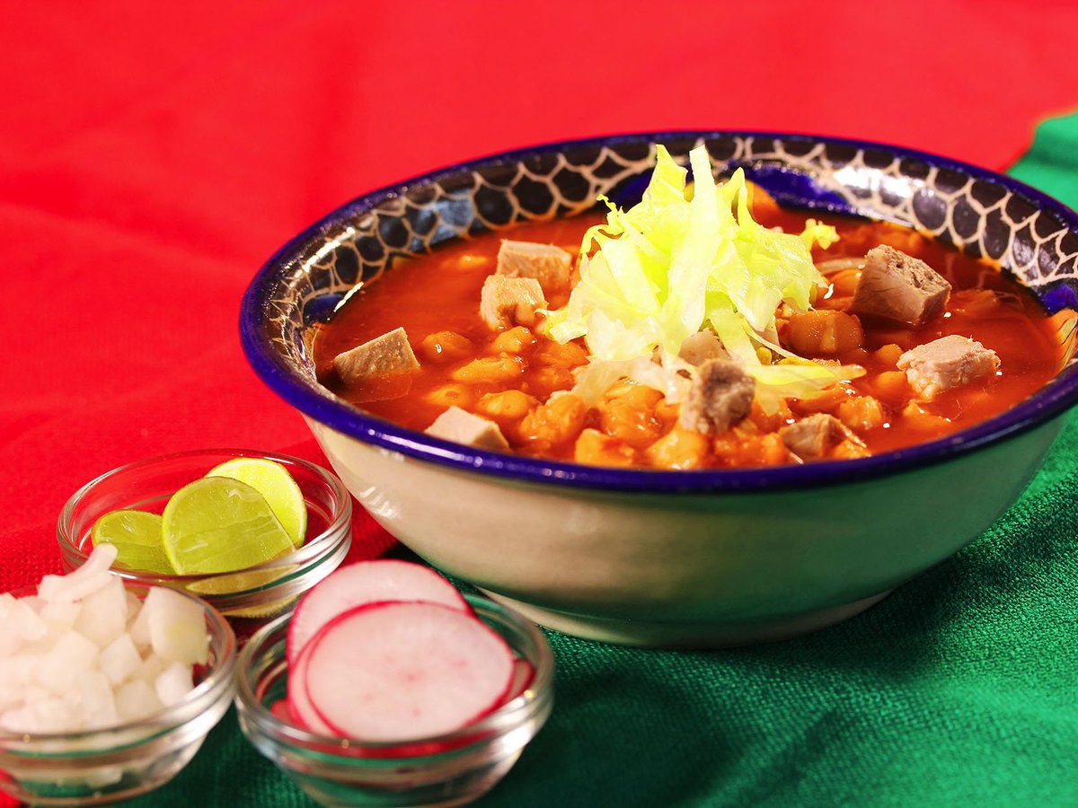 #TeAceptoConTodoY un pozole rojo para la resaca ¿Cómo se hace el pozole rojo?
recetascocinamexicana.com/pozole-rojo/