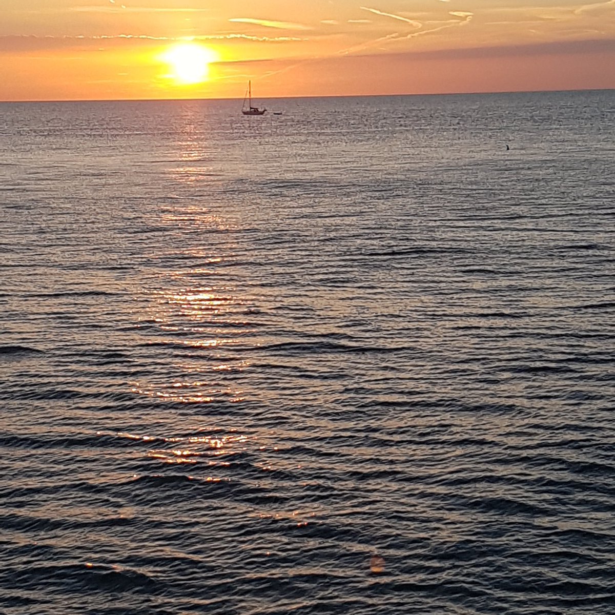 MSFestHQ's tweet photo. You can never have enough #sunset pictures. So good we named a stage after it. #MSFest2017 #margate #festival #soul #funk #jazz #music https://t.co/IeASEIXxew