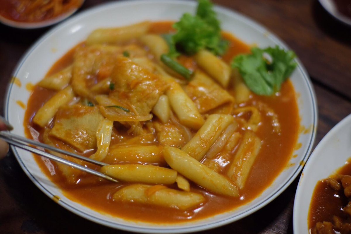 9isara's tweet photo. dong dae moon  ร้านอาหารเกาหลีในข้าวสาร
มีทั้งเเบบบุฟเฟ่หมูเเละเเบบสั่งเป็นชุดๆ 
เจ้าของร้านเป็นเกาหลีเเท้ๆ อร่อยมาก
ราคา250-300/คน @aroii https://t.co/0JAfxCVG5k