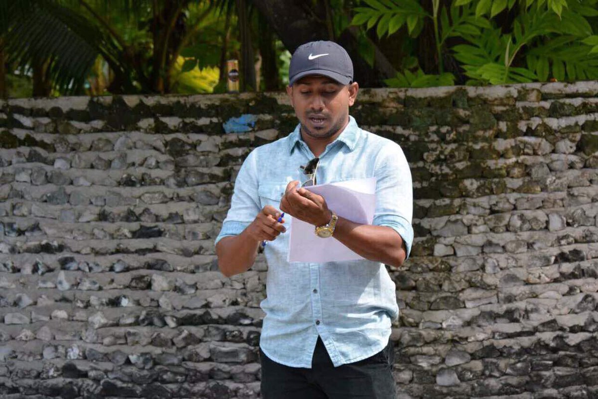 adduXfiles's tweet photo. GaumU vettifai mivaa igthisoadhee adhi ijthimaa'ee valhugandun salaamai kurumah MP @AhmedMahloof thiya kurahvaa masaikathah salute kuran! https://t.co/fNHxJlw32k
