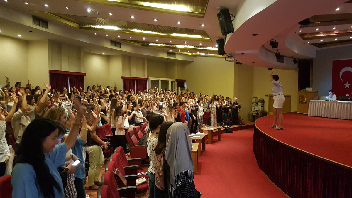 Warming up the audience with Aslihan Akcay for Dunya Education and <a href="/YellowHouseEngl/">Yellow House English</a> #joyfullhouse #neseerberk