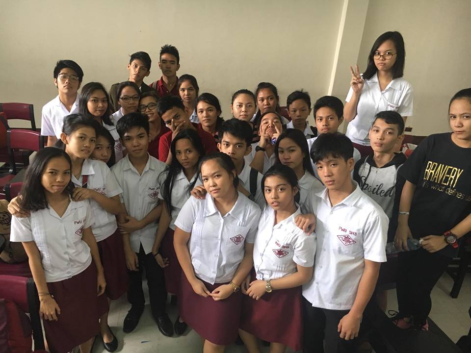 lemaanimpito's tweet photo. Nang matapos ang exam, ganito na aming kalagayan. 😂 (except for Bianca) siya lang po masaya hahahhahah
#demosthenes #midtermsdone https://t.co/qw5mvm3gxc