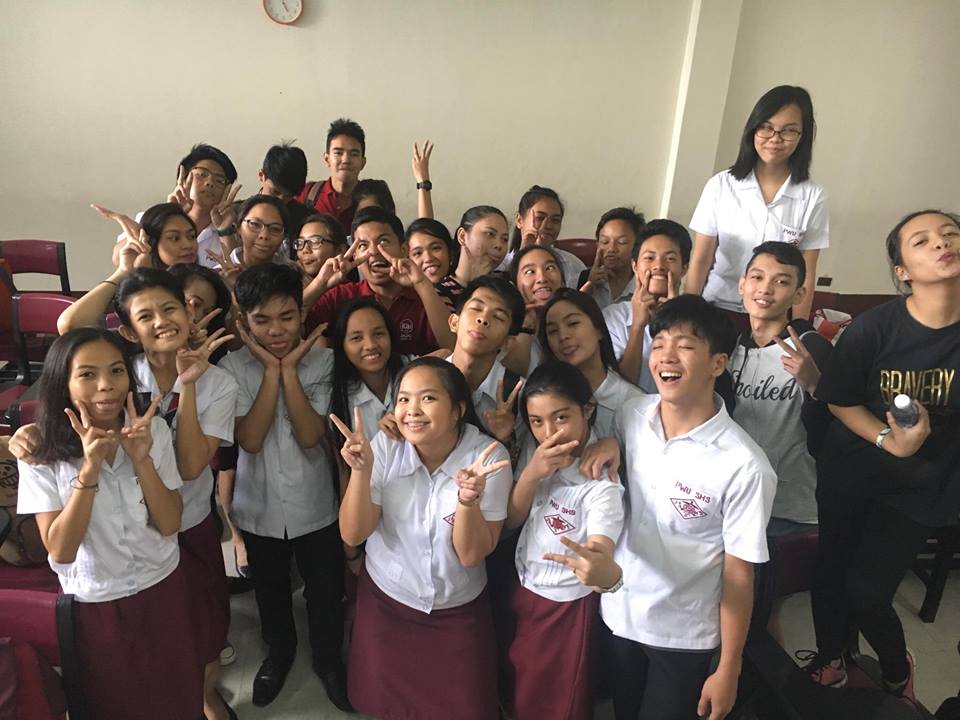 lemaanimpito's tweet photo. Nang matapos ang exam, ganito na aming kalagayan. 😂 (except for Bianca) siya lang po masaya hahahhahah
#demosthenes #midtermsdone https://t.co/qw5mvm3gxc