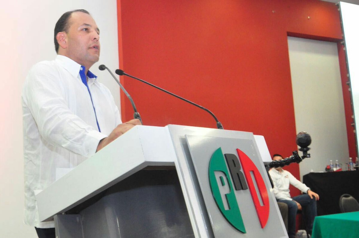 Omar Bazán Flores (@omarbazanchih) on Twitter photo La reforma hecha por diputadas del <a href="/ChihuahuaPRI/">PRI Chihuahua</a> a Ley Electoral empodera a los ciudadanos. #TuVozPRImero goo.gl/QiGnyL La reforma hecha por diputadas del <a href="/ChihuahuaPRI/">PRI Chihuahua</a> a Ley Electoral empodera a los ciudadanos. #TuVozPRImero goo.gl/QiGnyL
