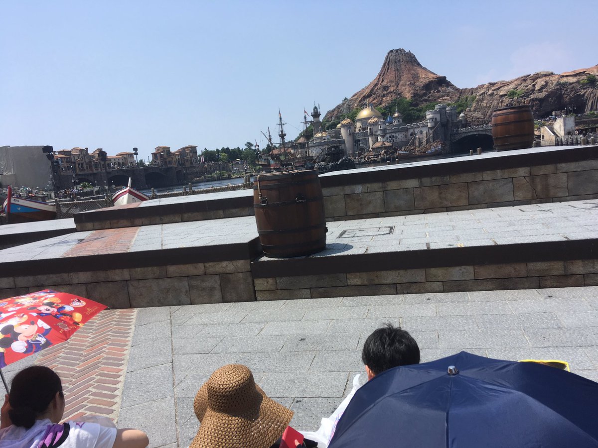 TDLsince1983's tweet photo. そういえば結構前だけどサマーバトルの抽選当たったー
神ポジすぎたぜい👍 https://t.co/Ob9uTPgP3h