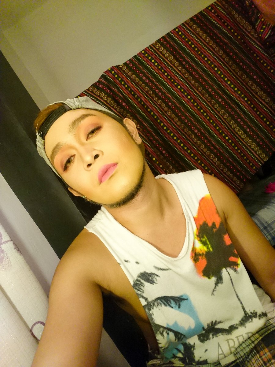 Thekurtulrich's tweet image. Di ko mu shot #TEAMBAHAY  sa #kadayawan2017 makadaut man gud na sa lawas 😂 may pag mag   #NoFuckinFilter #Makeup #BINAYOT