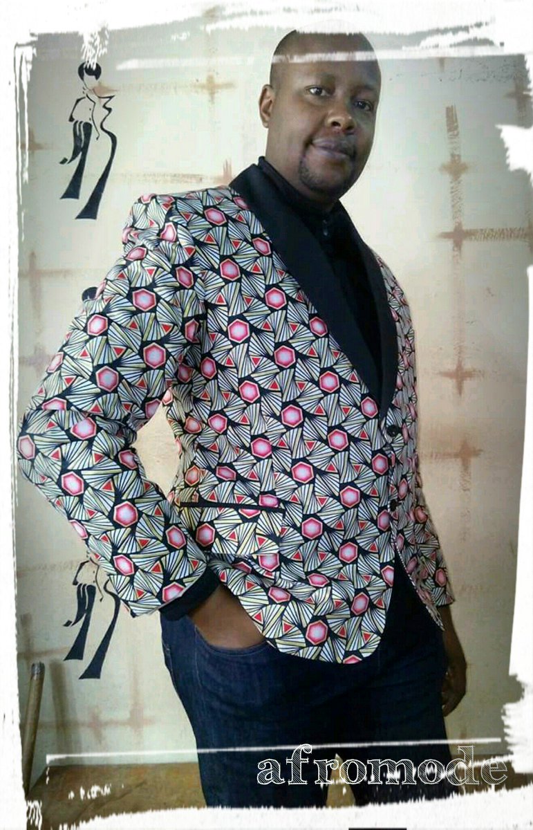 Afromode_'s tweet photo. Ankara roll collar tux.
https://t.co/jMgmdKnxlb
#africanprints
#fashionblogger
#designer
#menfashion
#madeinkenya
#afromode https://t.co/6B9942llSq