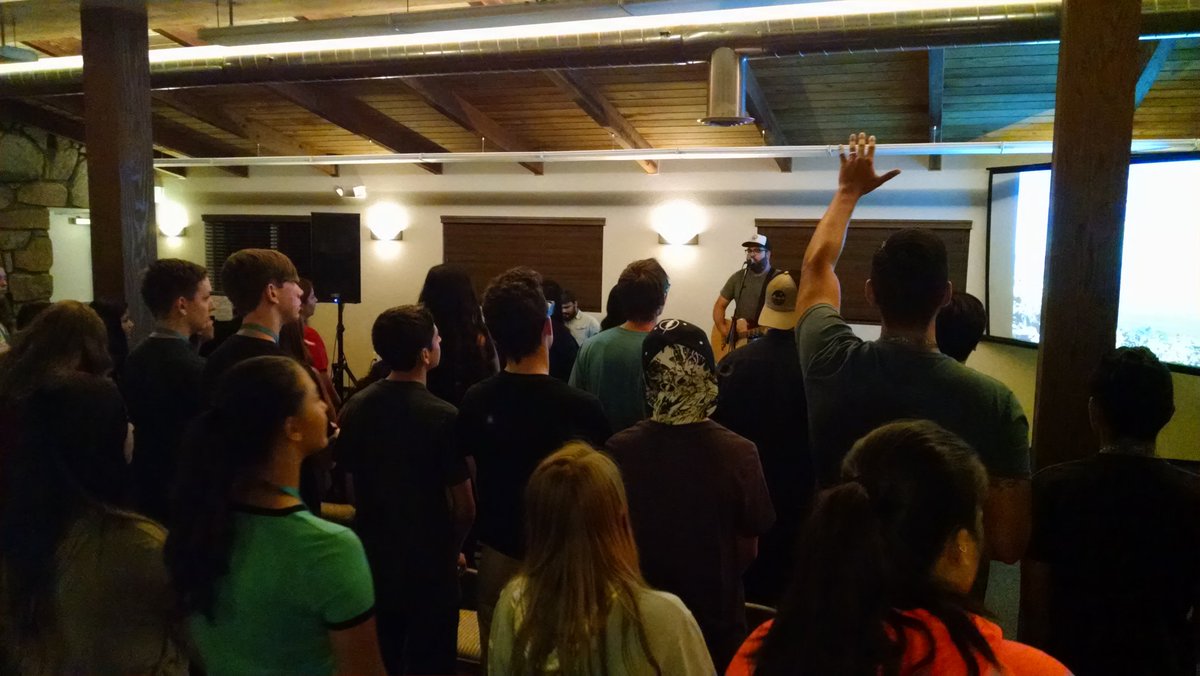 JeremiahVik's tweet photo. Great first night of #SALSA2017! Love these student leaders, staff and volunteers. #YFC #CampusLife #YFCCore #CampusLifeCore https://t.co/Rb15AeiVoh