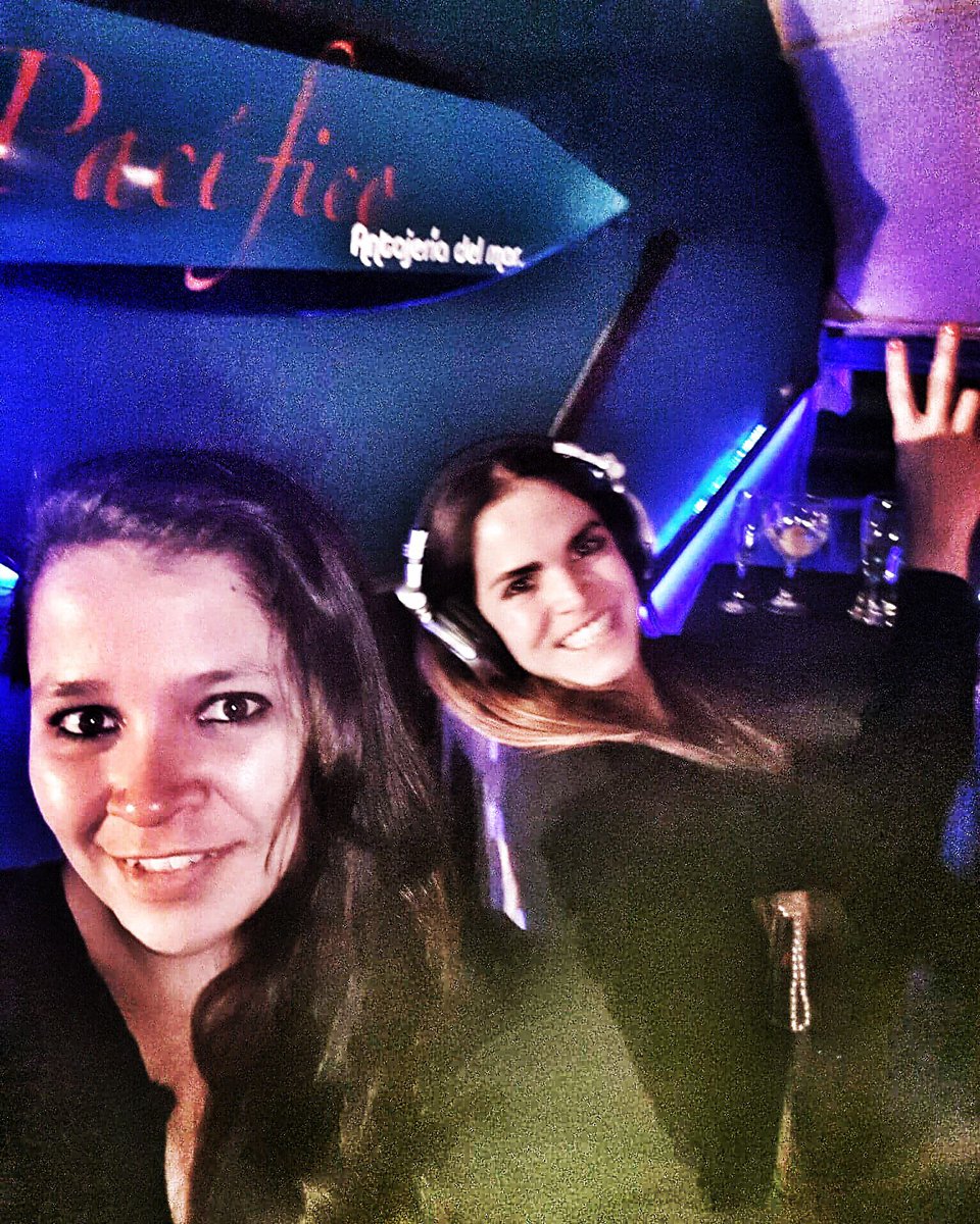 angierrovar's tweet photo. Qué buena noche @NatMarmolejo  como siempre siendo la mejor 😏😎 #MeFascina #DjSet #MoodPacificoOn @pacificoizcalli https://t.co/UVuFFpZKaI