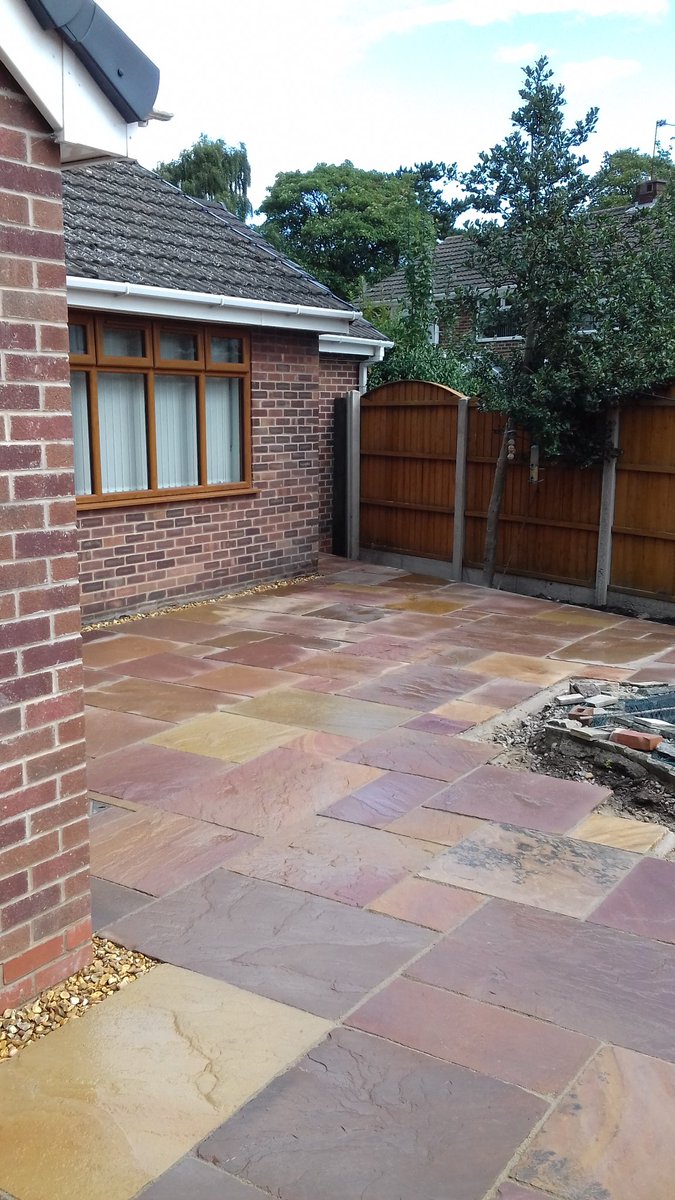 ray_poynton's tweet photo. Job Complete #naturalstone #Patios #paving #Burton #Swadlincote #Ashby #Lichfield #Burntwood #Tamworth #Derby #Ashbourne #Stafford https://t.co/D1EjWw3T37
