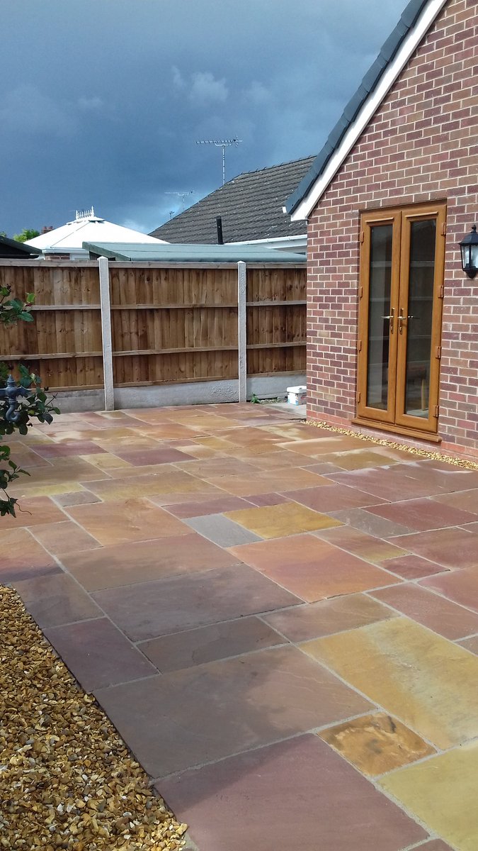 ray_poynton's tweet photo. Job Complete #naturalstone #Patios #paving #Burton #Swadlincote #Ashby #Lichfield #Burntwood #Tamworth #Derby #Ashbourne #Stafford https://t.co/D1EjWw3T37