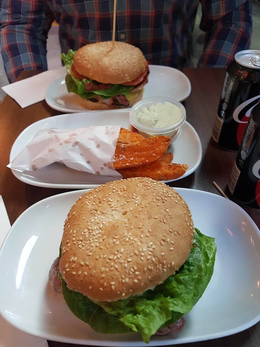 theswansblog's tweet photo. Adelaide has a lot to offer, including these 2 beauties from @FancyBurgers, delish! 👌 https://t.co/ZCx5YhE48f