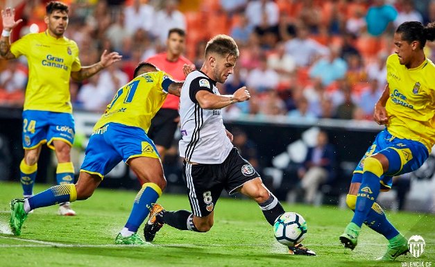 _alvaromedran_'s tweet photo. Photo from a match Valencia - Las Palmas ⚽
#alvaromedran #valenciacf #LasPalmas https://t.co/DrpU68fdpr