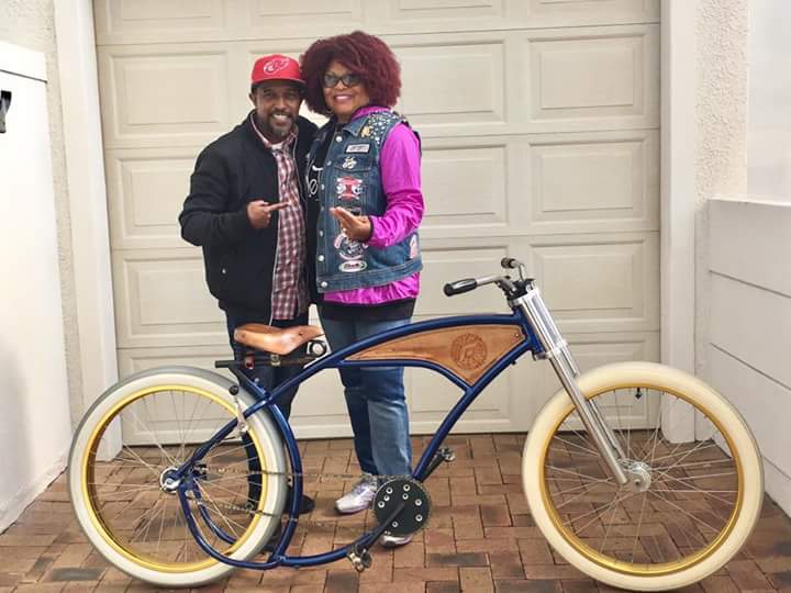 flywheelcustoms's tweet photo. We had Gloria all the way from Detroit US show a brotha some Custom Love.She rides with some of the best in the game.#Bikelife #customlove https://t.co/acTxAWFF6Y