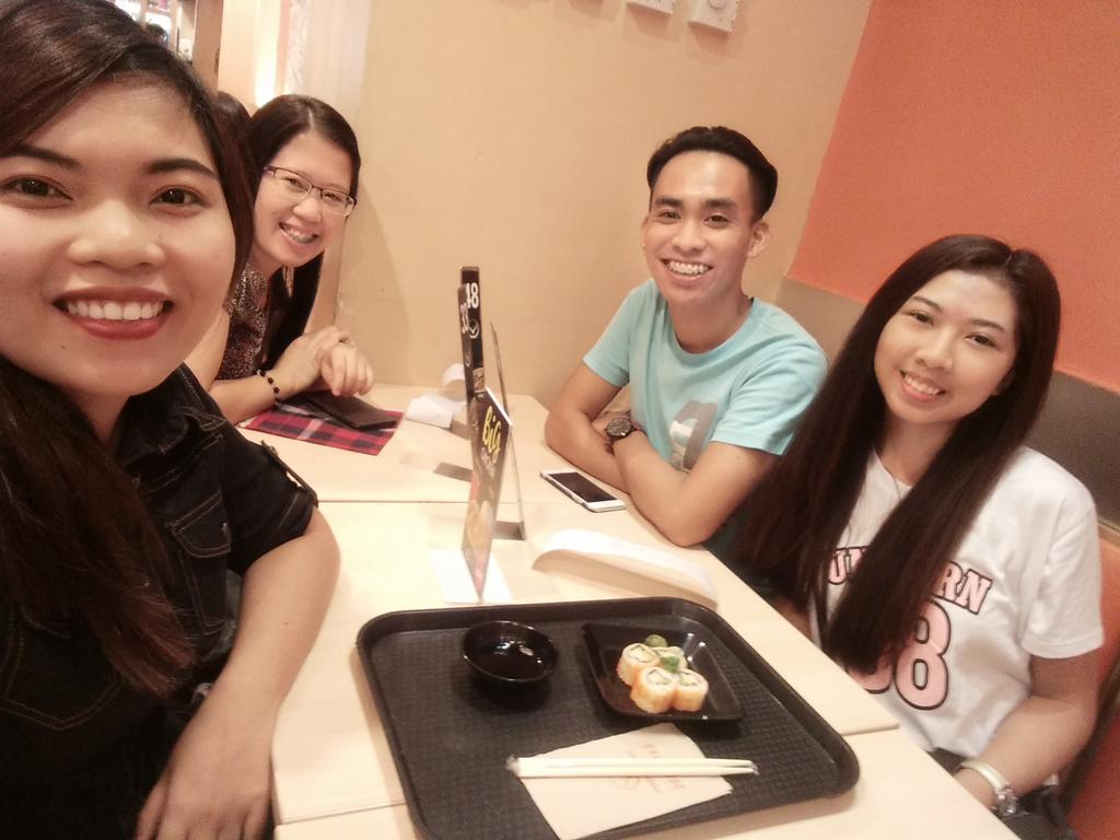 memaersss's tweet photo. Catching up with these pips😂
#TeamNoSleep https://t.co/wju47K4YpC