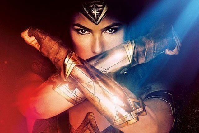 eigacom's tweet photo. 【全米今夏No.1ヒット作は、映画ファンも映画.comも絶対支持!!】“これまでにない”キャラ、“世界的”ブーム、“男女がハマる”ストーリー──なぜこの《最強美女》は世界でも、日本でも超人気なのか？【「ワンダーウーマン」徹底分析】→ https://t.co/BfV93k2FSS https://t.co/cElW1PfDDC