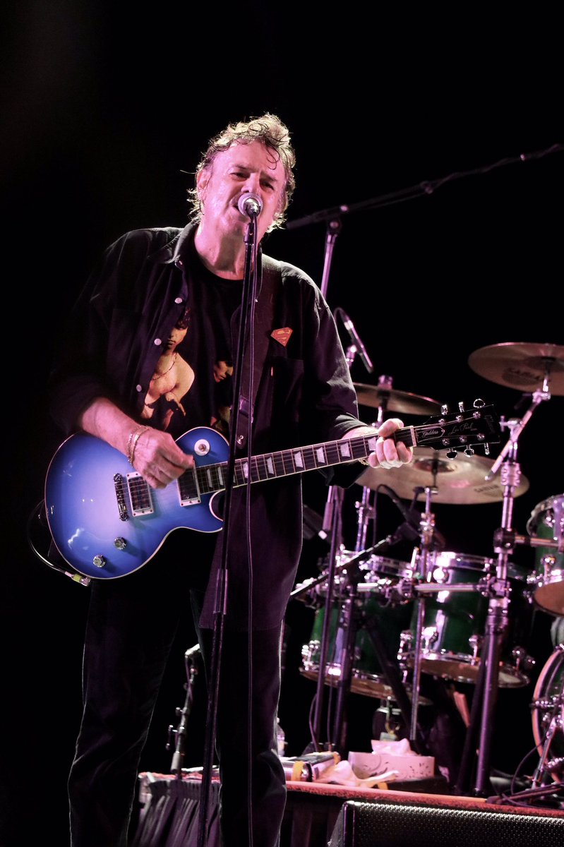 BKONTHESCENE's tweet photo. #burtoncummings #theguesswho #theseEyes #comeundone #americanwoman #shakingallover #runningBackToSaskatoon #winnipegNative #cneBandshell ! https://t.co/6oYbqg9rFb