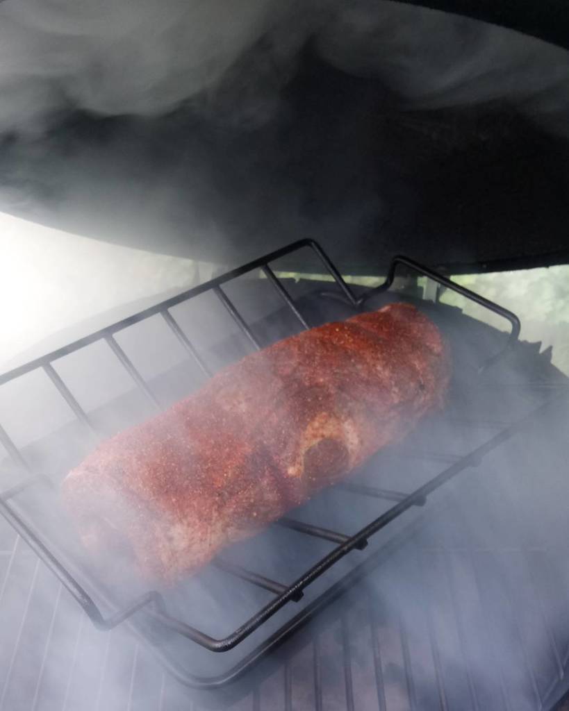 privateerprod's tweet photo. Rolled brisket for tea. Getting a #lowandslow smoke bath in my #biggreenegg.
.
.
Smoking with whiskey barrel oak f… https://t.co/BmxGPkulW4 https://t.co/02MrNtNwES