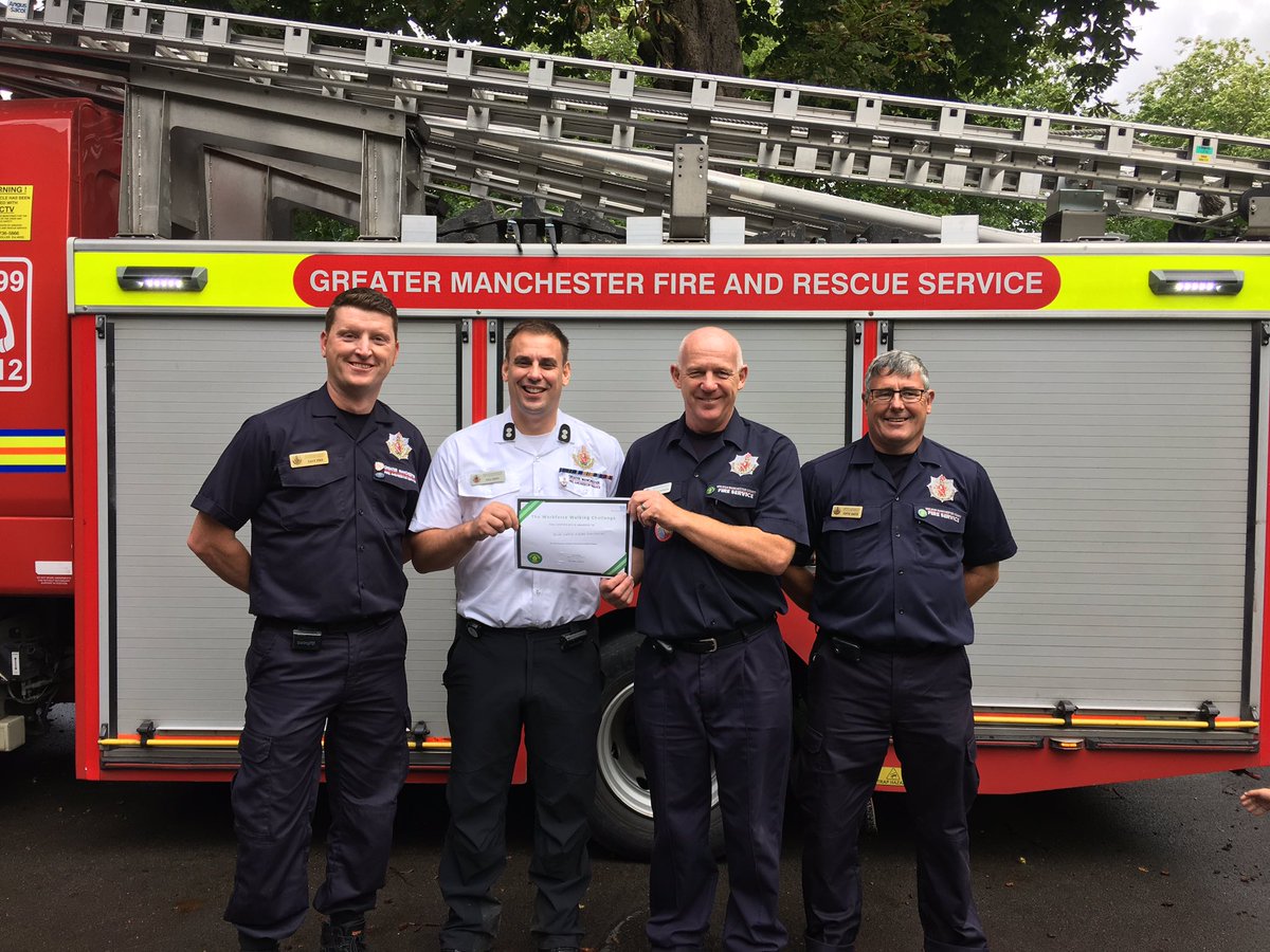 salfordfireteam's tweet photo. @SalfordCouncil @SalfordCCG @manchesterfire @Speedsterboy356 Great morning spent with the community &amp; work colleagues from across Salford completing the Workforce Walking Challenge #BlueWatchIrlam https://t.co/Q2MPqwY4GR