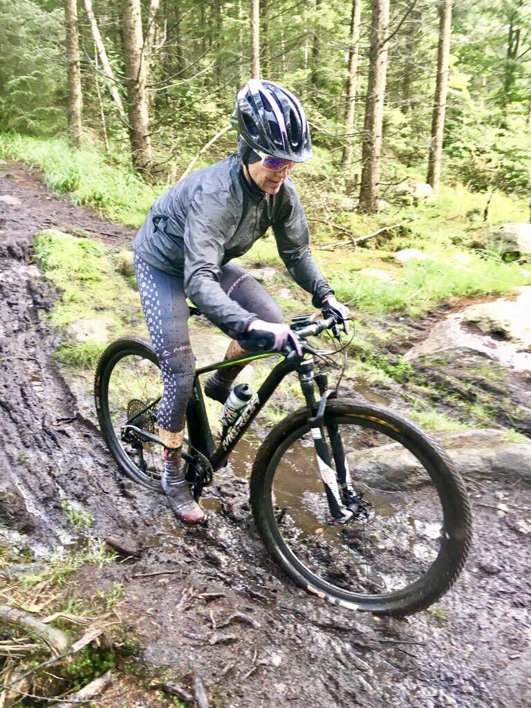 MTBgunnrita's tweet photo. Never let the weather stop you from getting out riding your bike 💪🏻😄 @MTBgunnrita @MeridaBikes #womencycling https://t.co/Z6cD1kO528