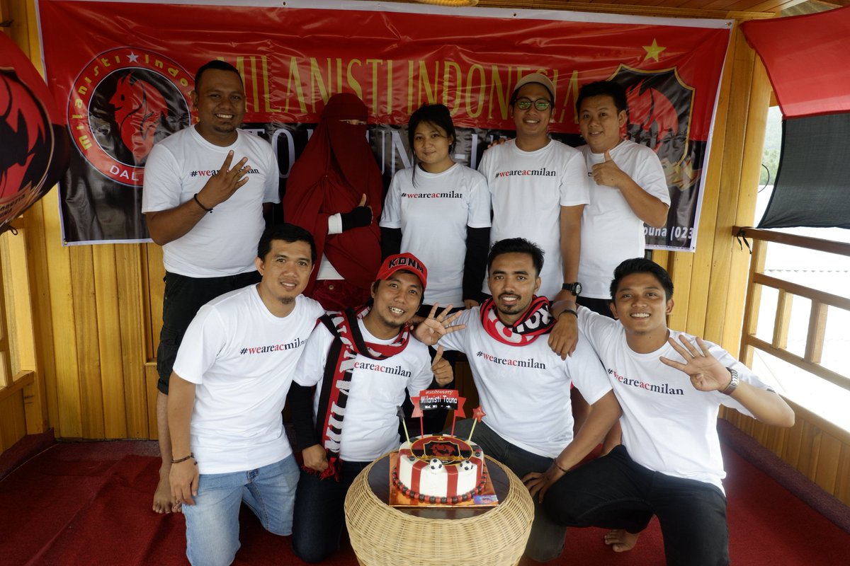 Terima Kasih Buat Teman* yg sudh meluangkan waktunya buat Acara sederhana ini 😊😊 #4NNIV #FORZAMILAN 
.
Cc : <a href="/MilanistiOrId/">Milanisti Indonesia</a>  <a href="/MI_sezPALU/">Milanisti Palu</a>